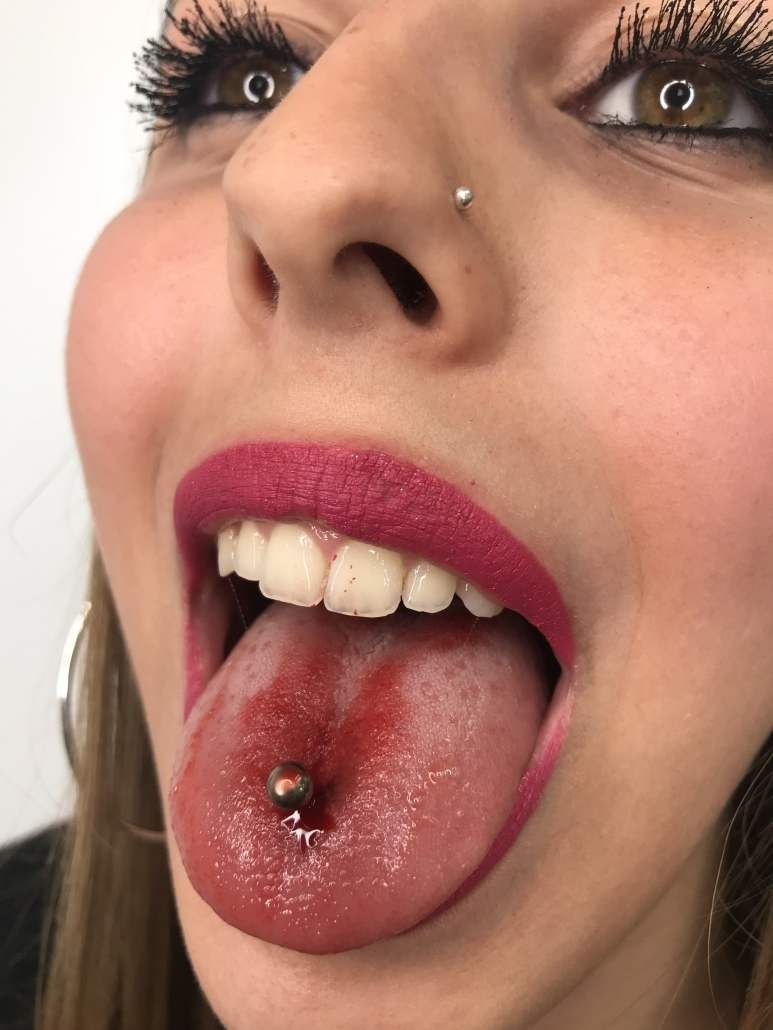 Piercing Lingua e Piercing Smiley Milano | Officina Tattoo Milano